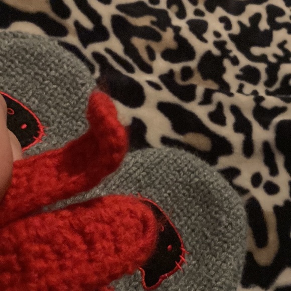 Hello kitty slippers - Picture 4 of 5